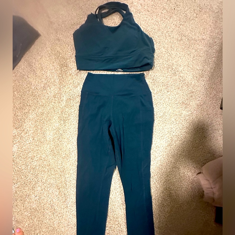 Buffbunny Rosa pocket leggings and bra set